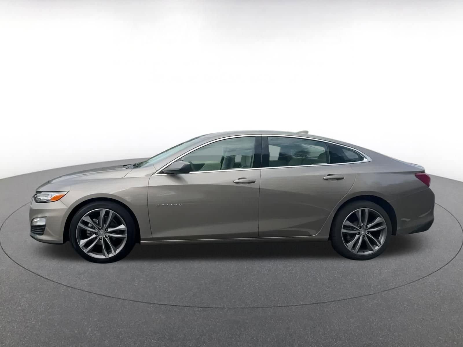 Thumbnail: 2024 Chevrolet Malibu - 8