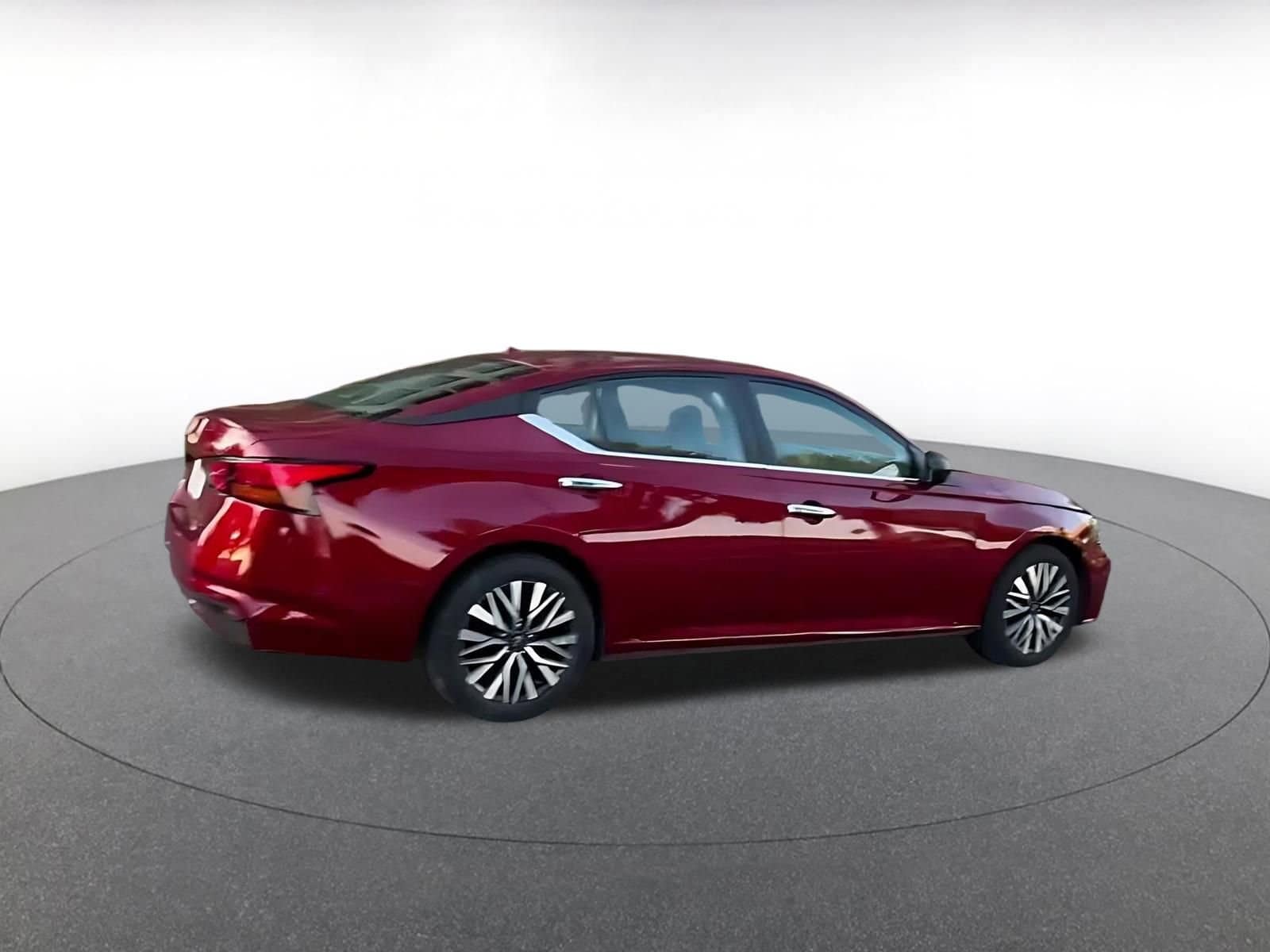 Thumbnail: 2025 Nissan Altima - 10
