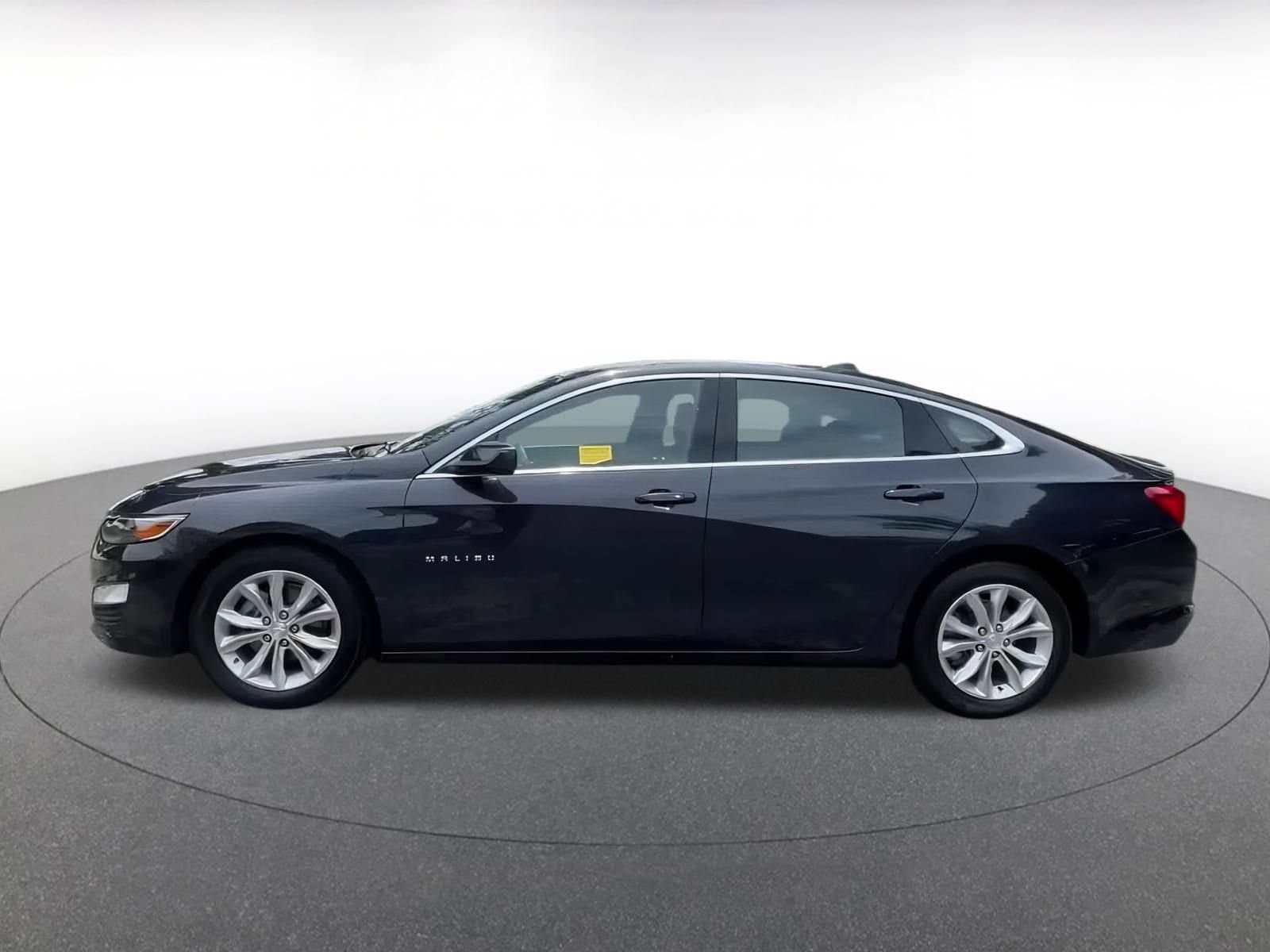 Thumbnail: 2023 Chevrolet Malibu - 8