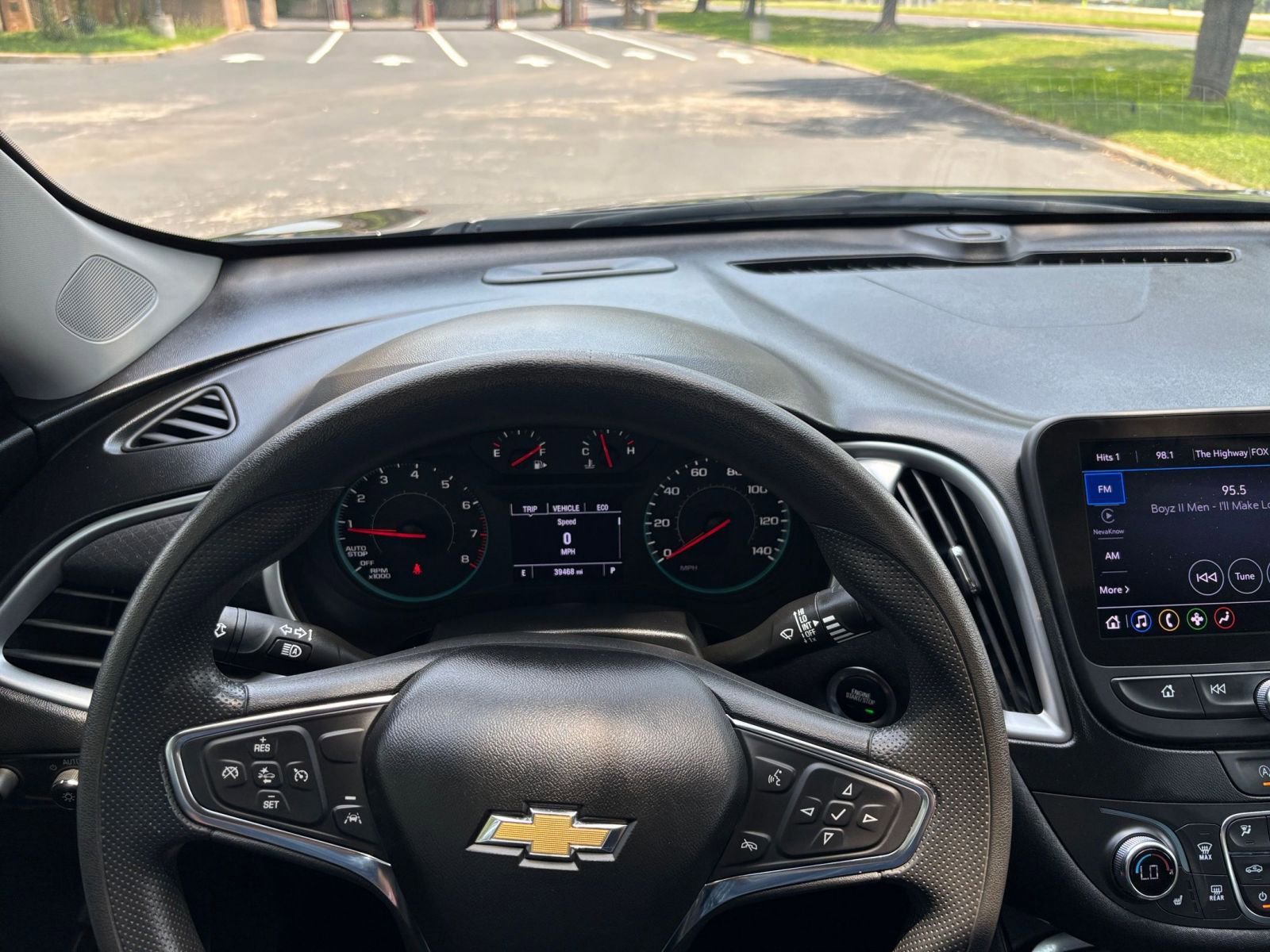 Thumbnail: 2023 Chevrolet Malibu - 28