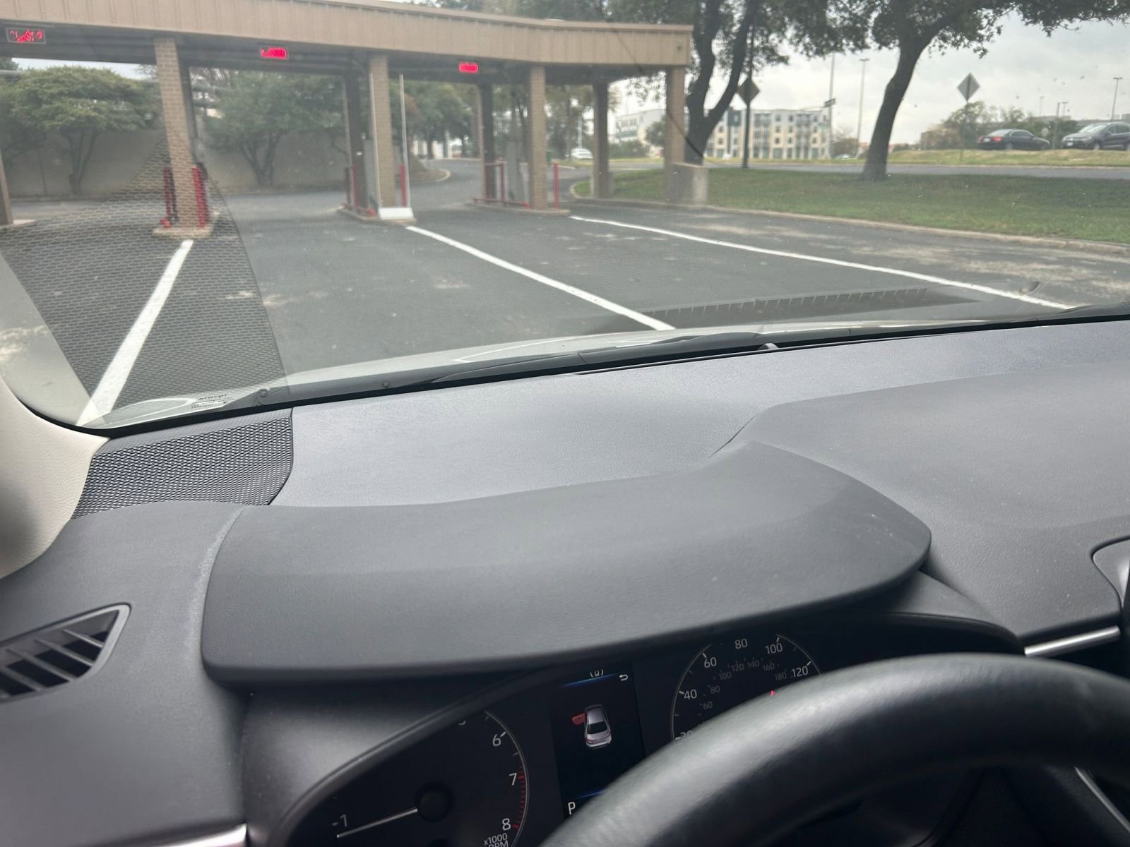 Thumbnail: 2025 Toyota Corolla - 32