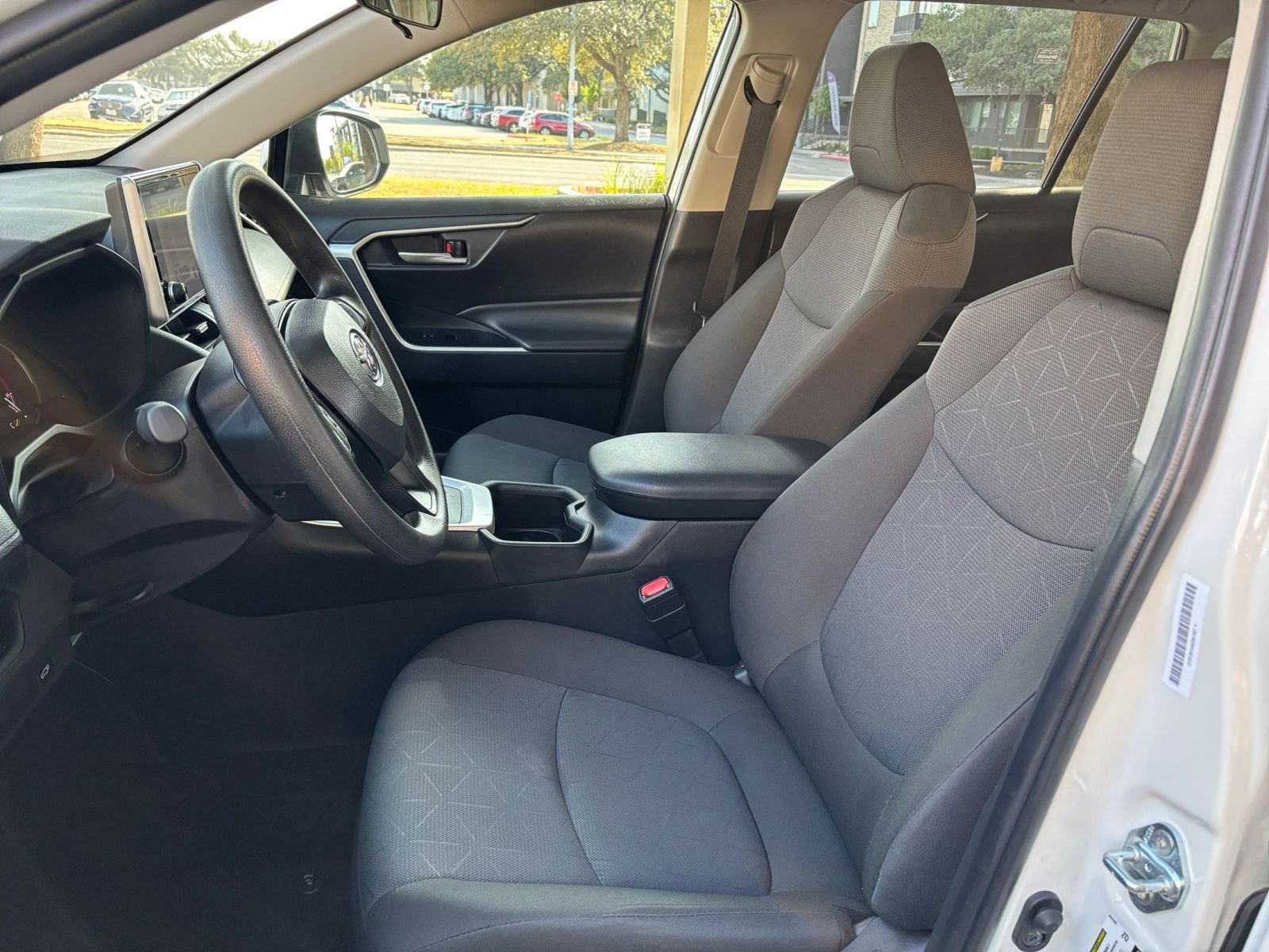 Thumbnail: 2025 Toyota RAV4 - 30