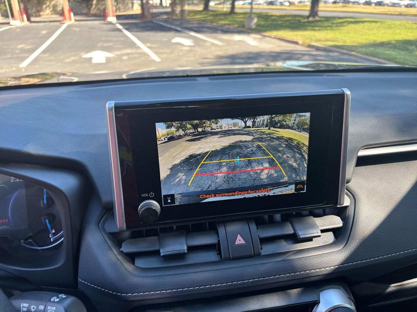 Thumbnail: 2025 Toyota RAV4 - 17