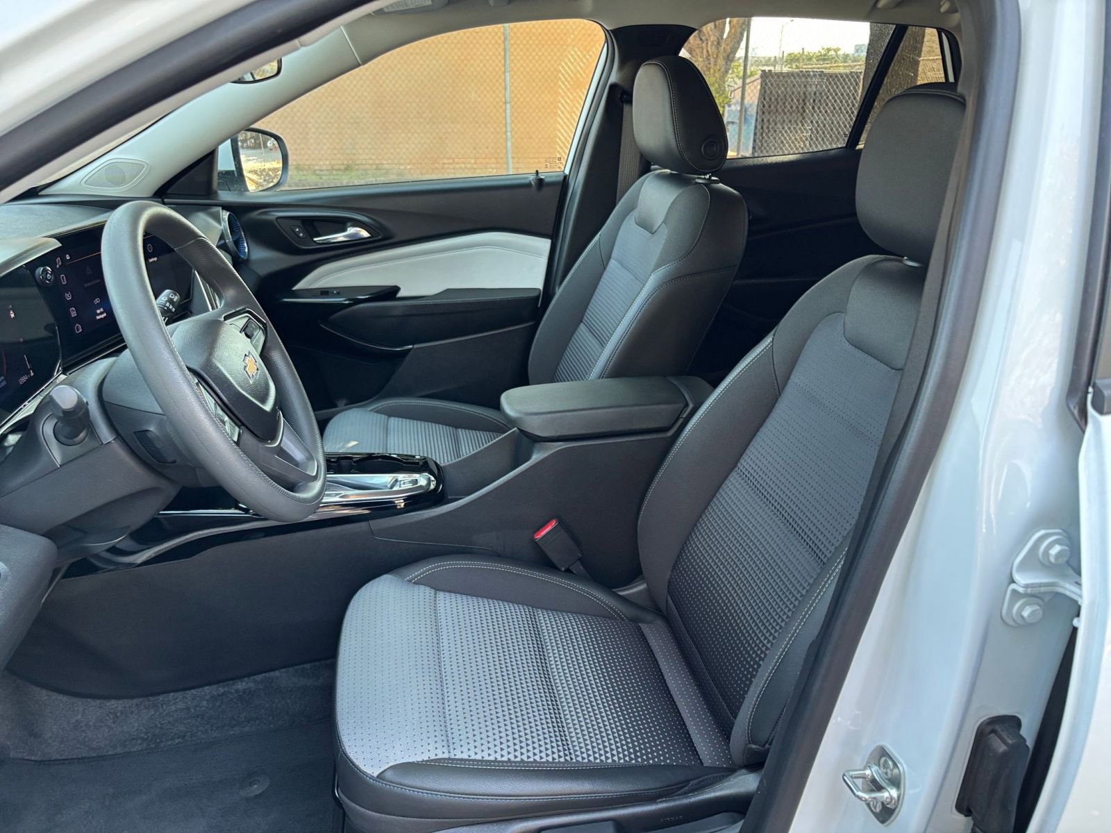 Thumbnail: 2025 Chevrolet Trax - 30