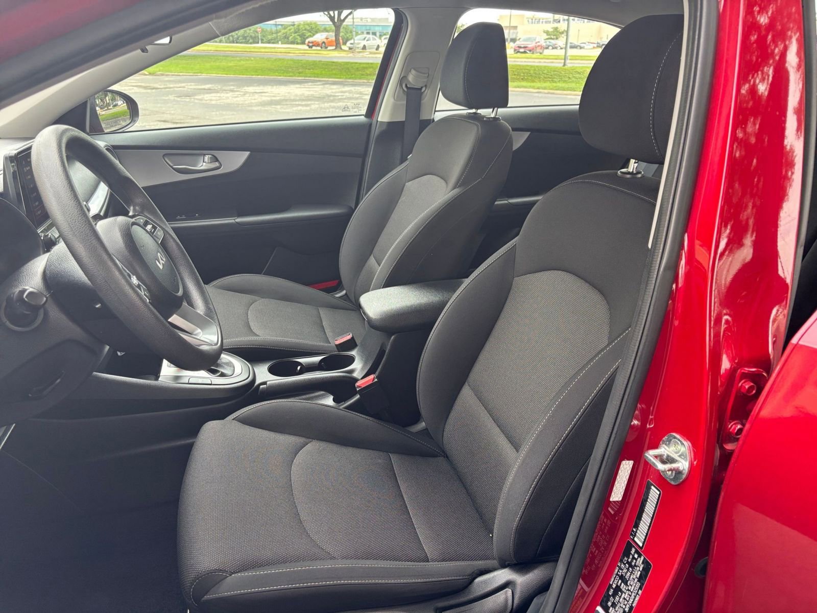 Thumbnail: 2023 Kia Forte - 30