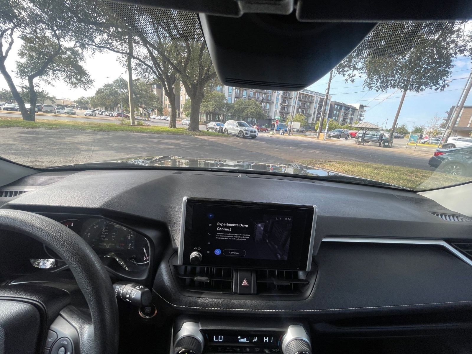 Thumbnail: 2025 Toyota RAV4 - 32