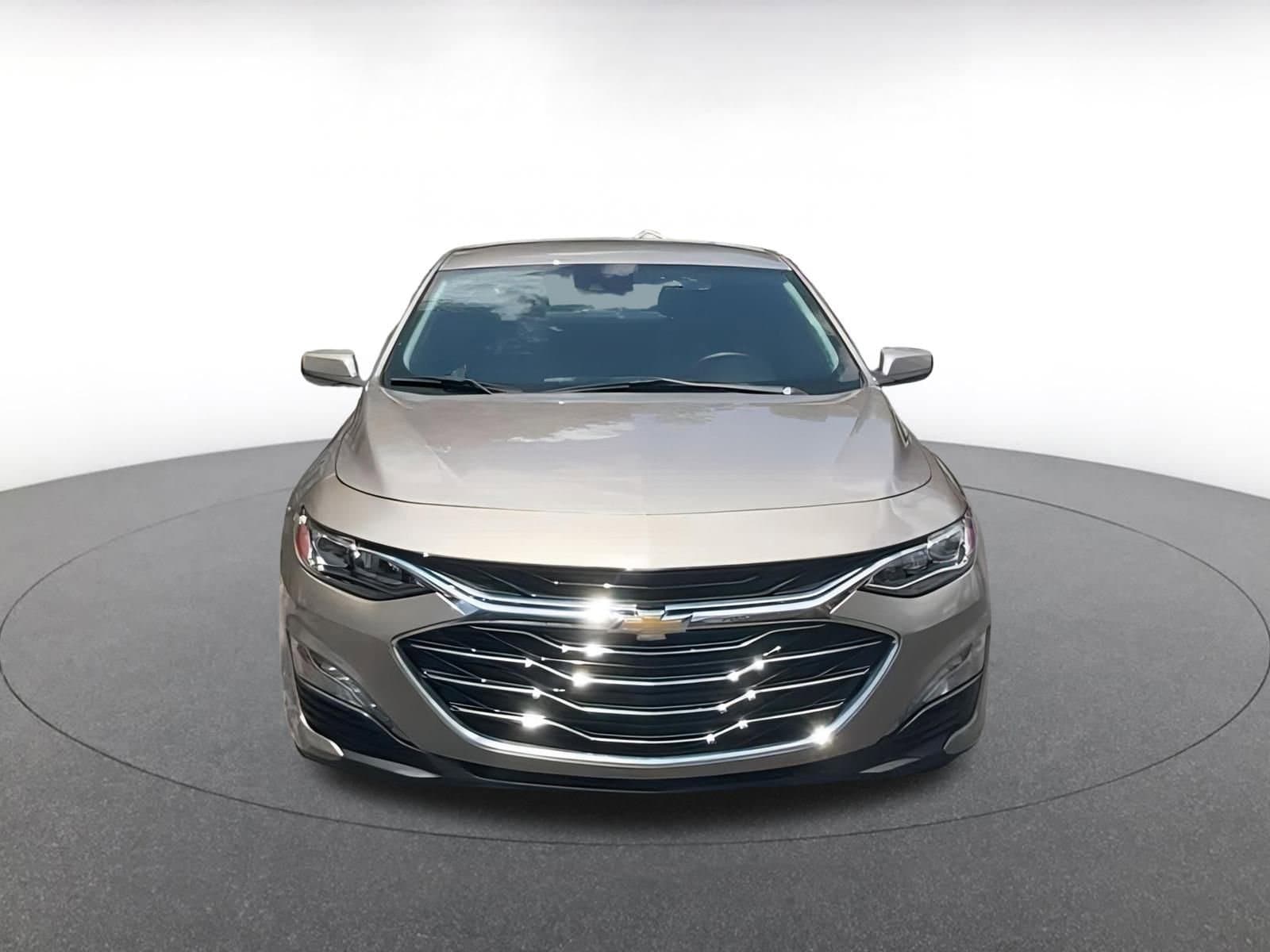 Thumbnail: 2024 Chevrolet Malibu - 3