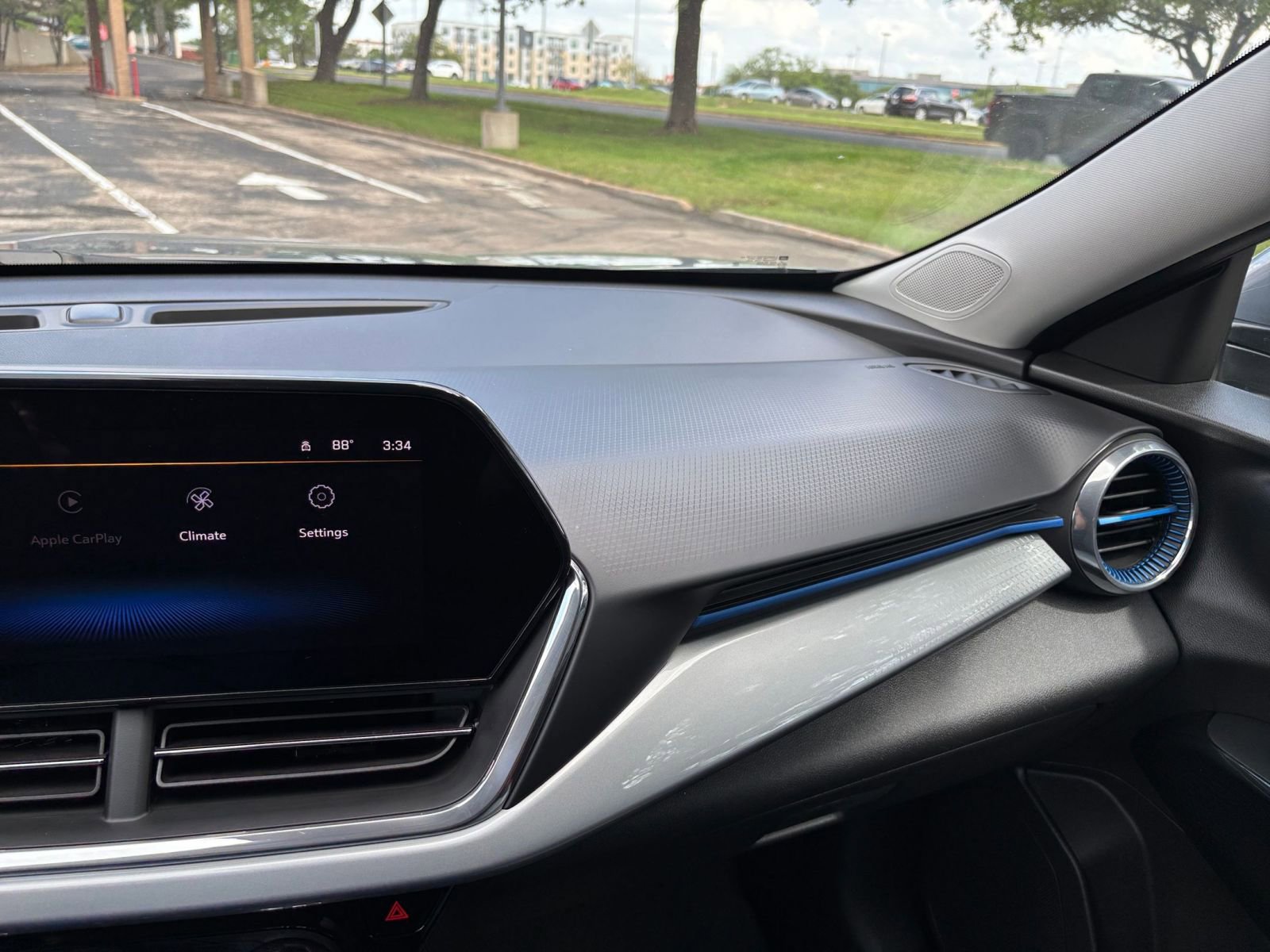 Thumbnail: 2025 Chevrolet Trax - 30