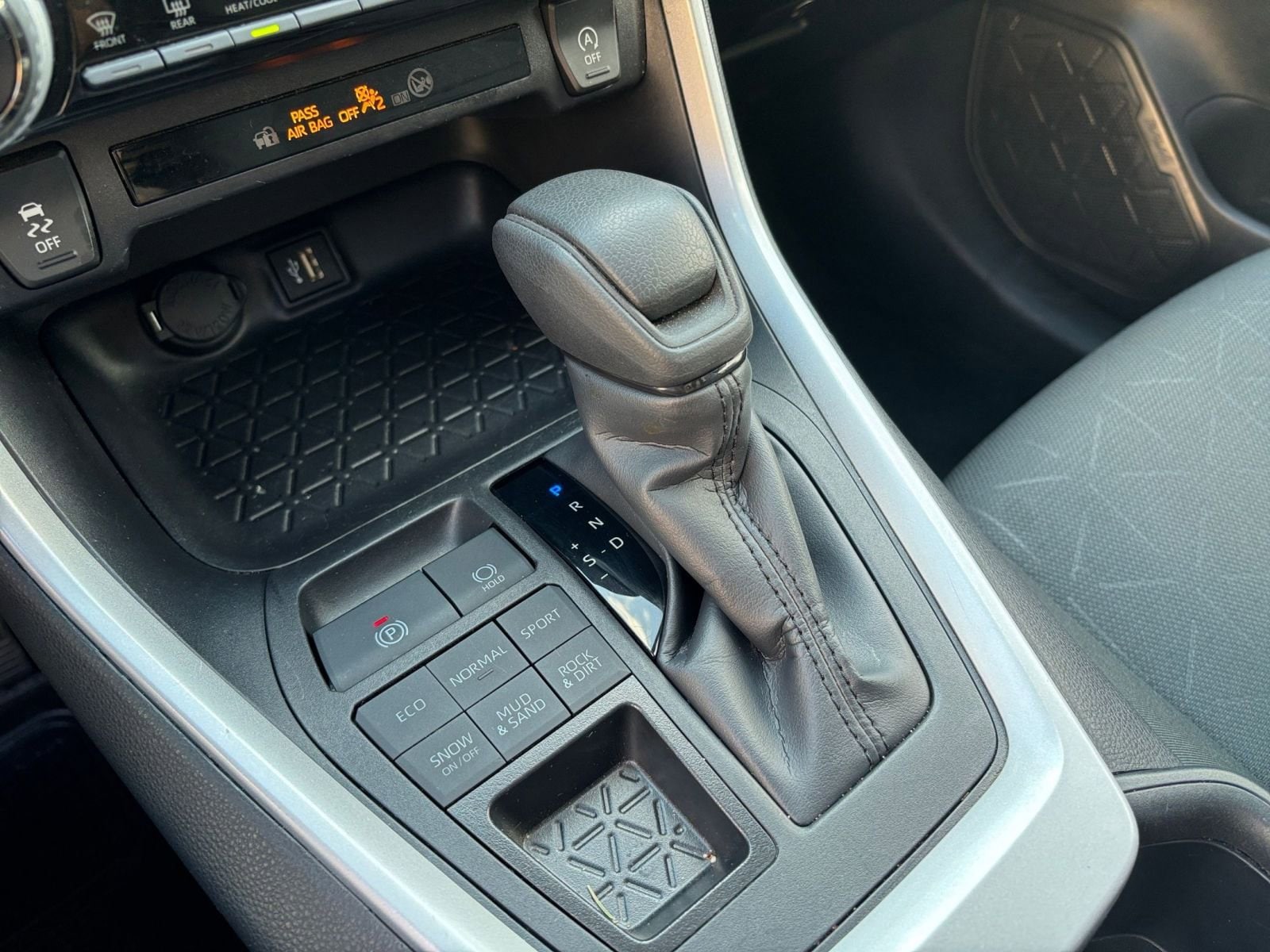 Thumbnail: 2025 Toyota RAV4 - 35