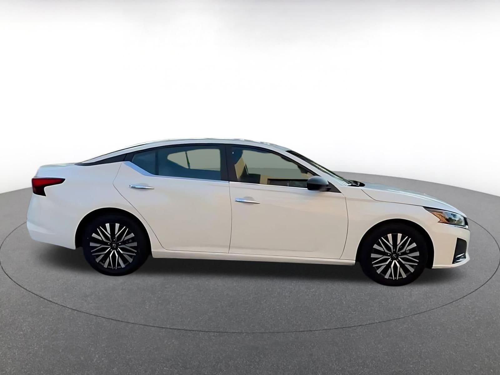 Thumbnail: 2025 Nissan Altima - 13