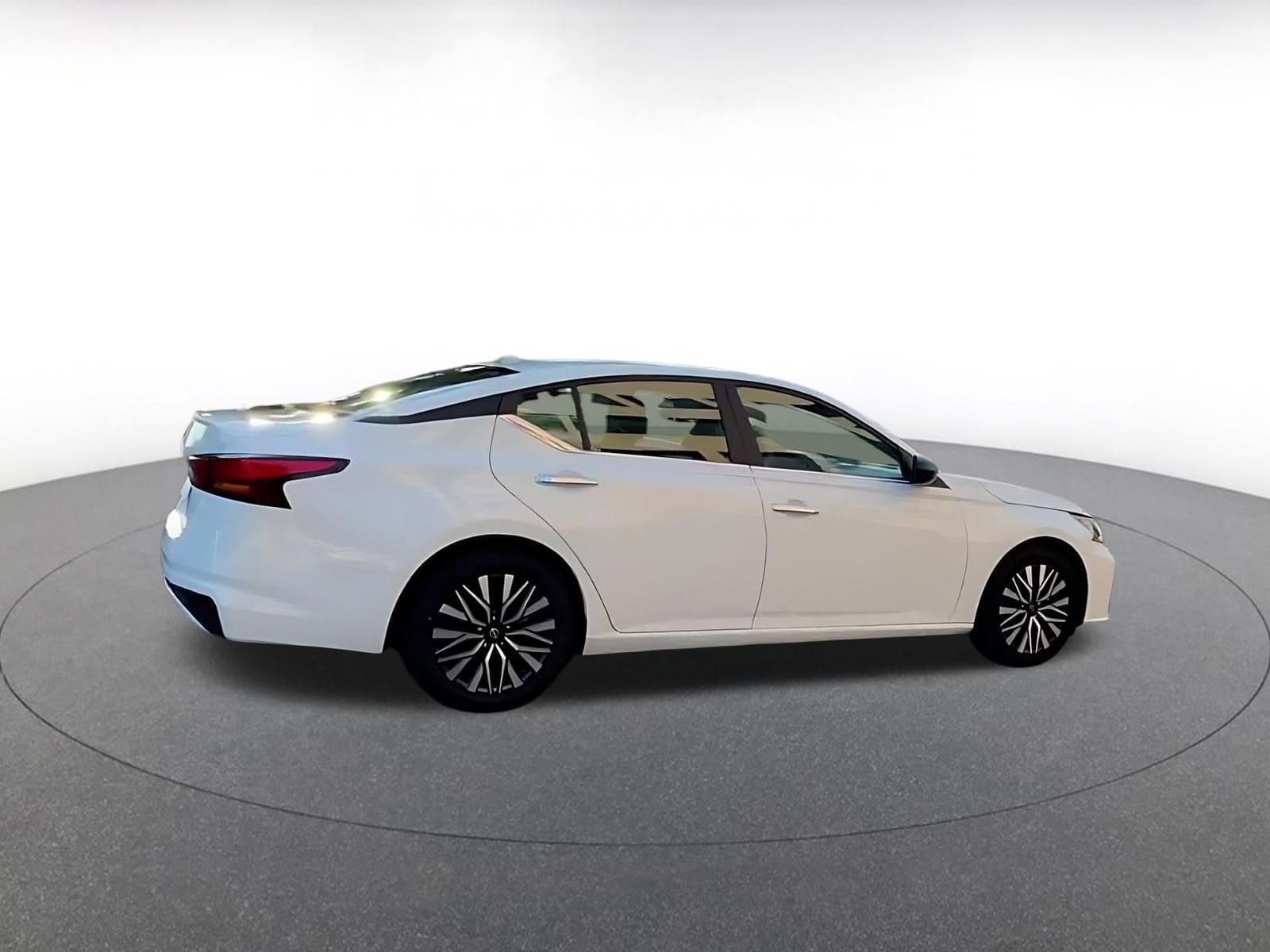 Thumbnail: 2025 Nissan Altima - 11