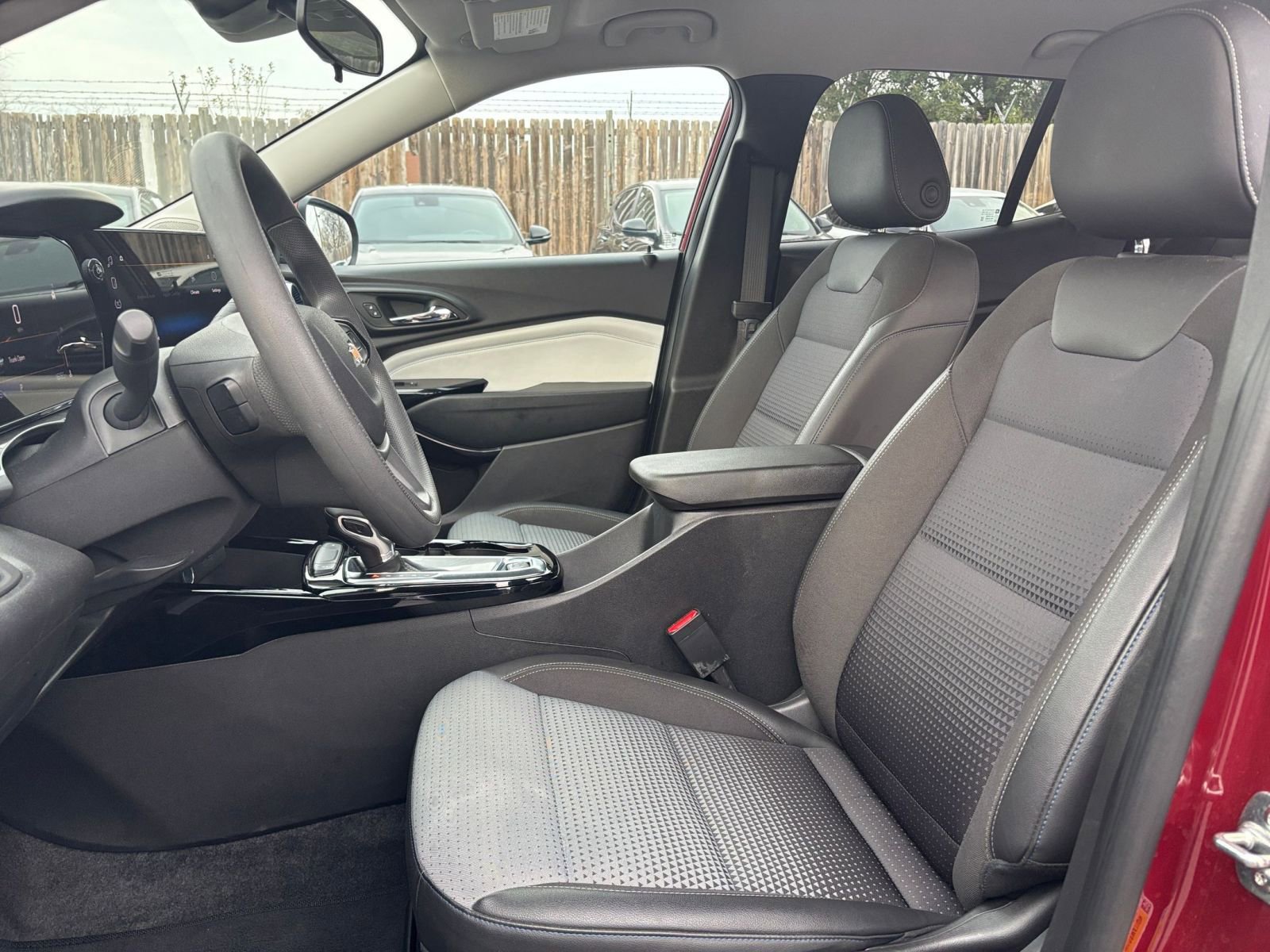 Thumbnail: 2025 Chevrolet Trax - 21