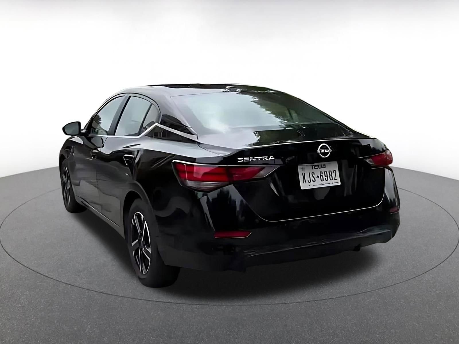 Thumbnail: 2025 Nissan Sentra - 11