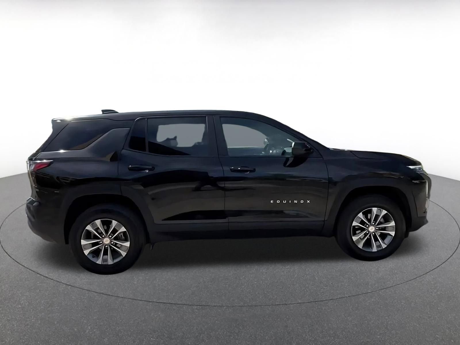 Thumbnail: 2025 Chevrolet Equinox - 16