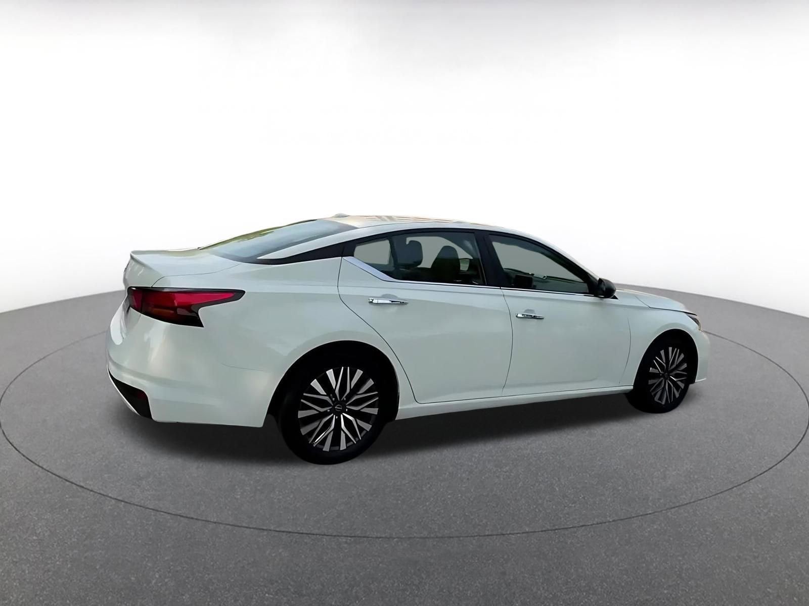 Thumbnail: 2025 Nissan Altima - 15