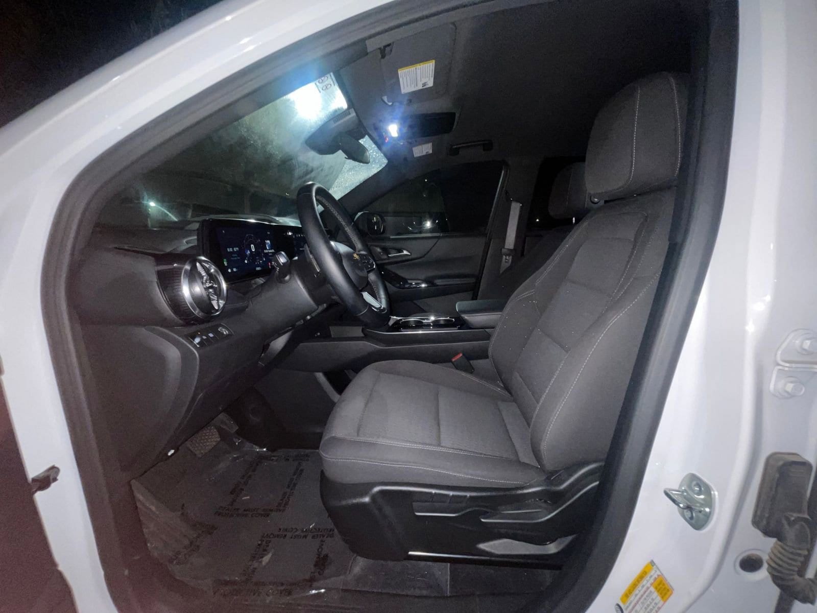 Thumbnail: 2025 Chevrolet Equinox - 22