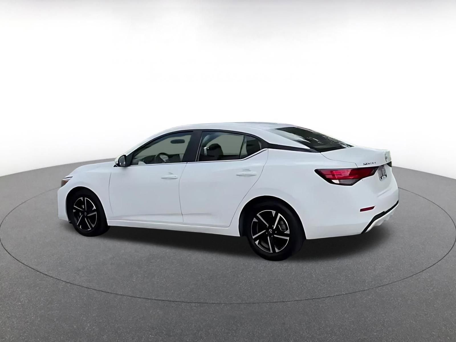 Thumbnail: 2025 Nissan Sentra - 10