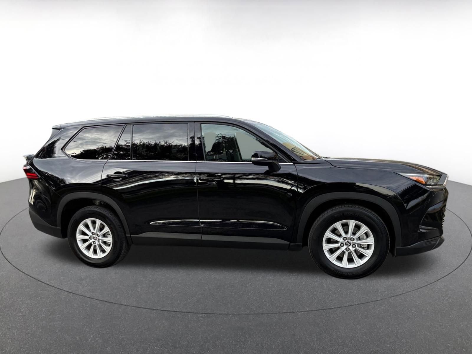 Thumbnail: 2025 Toyota Grand Highlander - 15