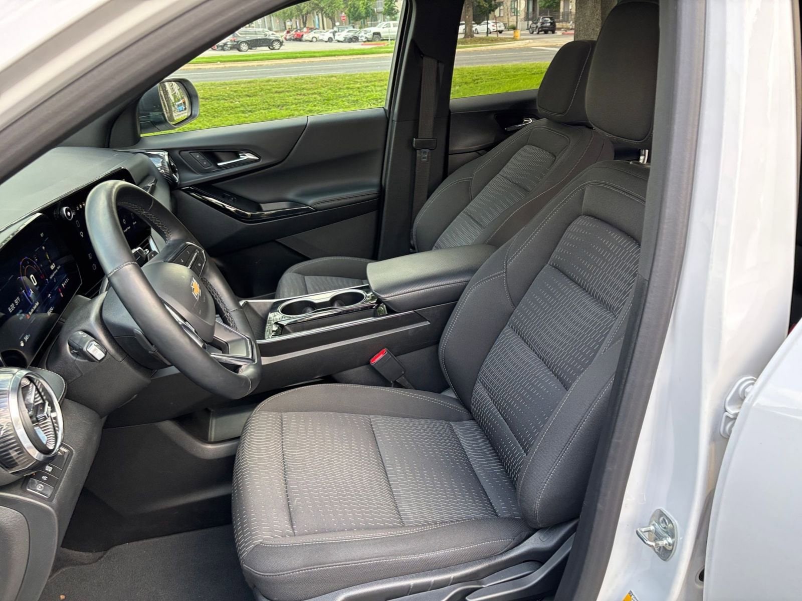 Thumbnail: 2025 Chevrolet Equinox - 31