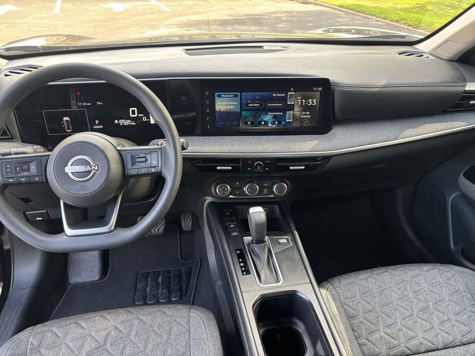 Thumbnail: 2025 Nissan Kicks - 27