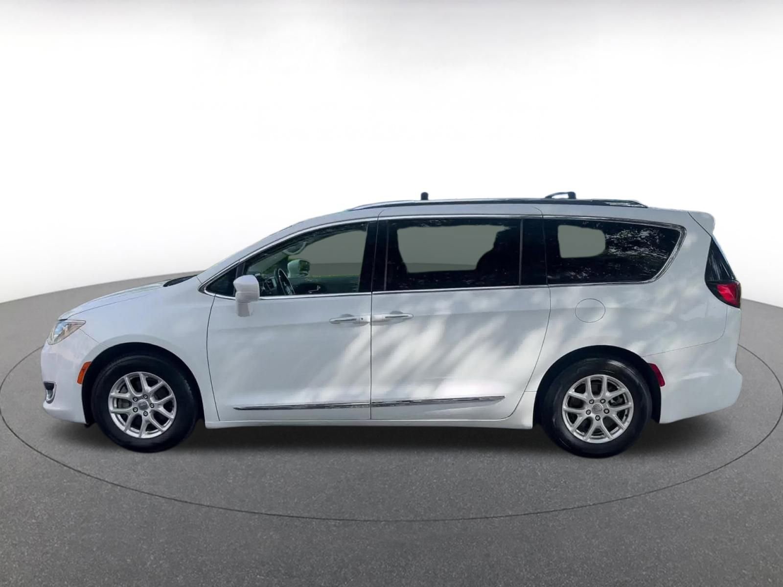 Thumbnail: 2020 Chrysler Pacifica - 8