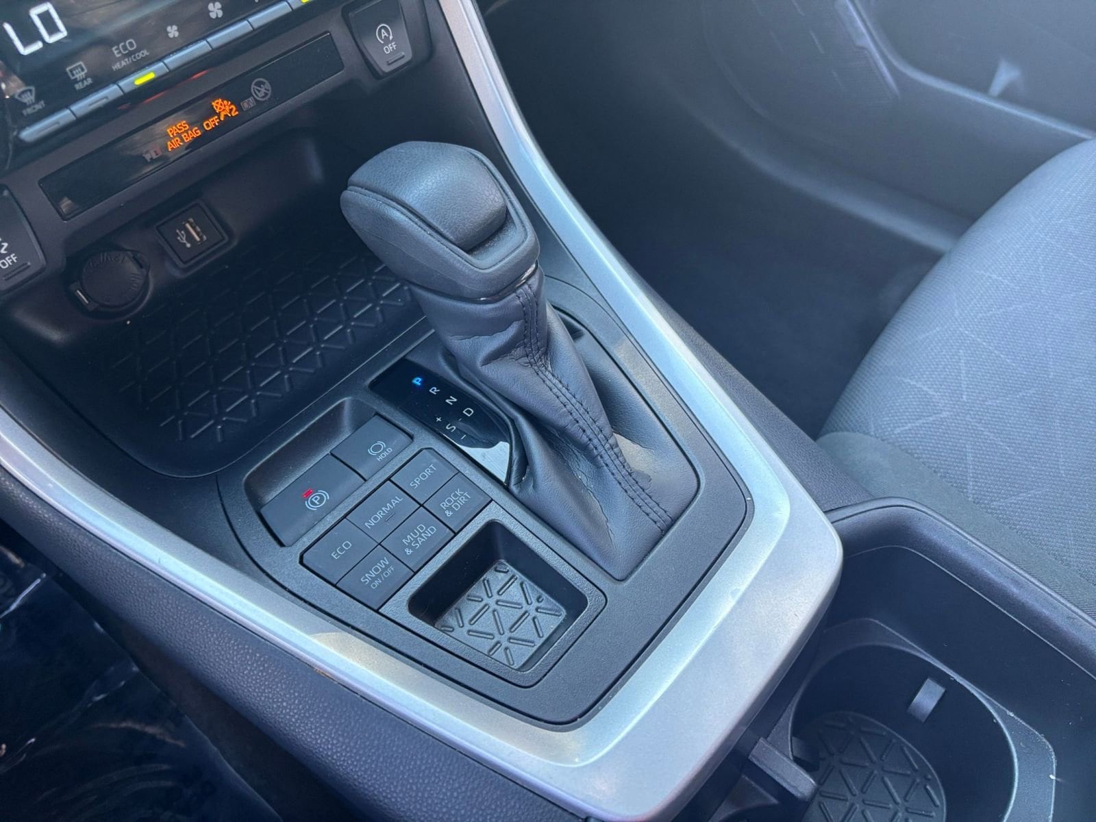 Thumbnail: 2025 Toyota RAV4 - 35