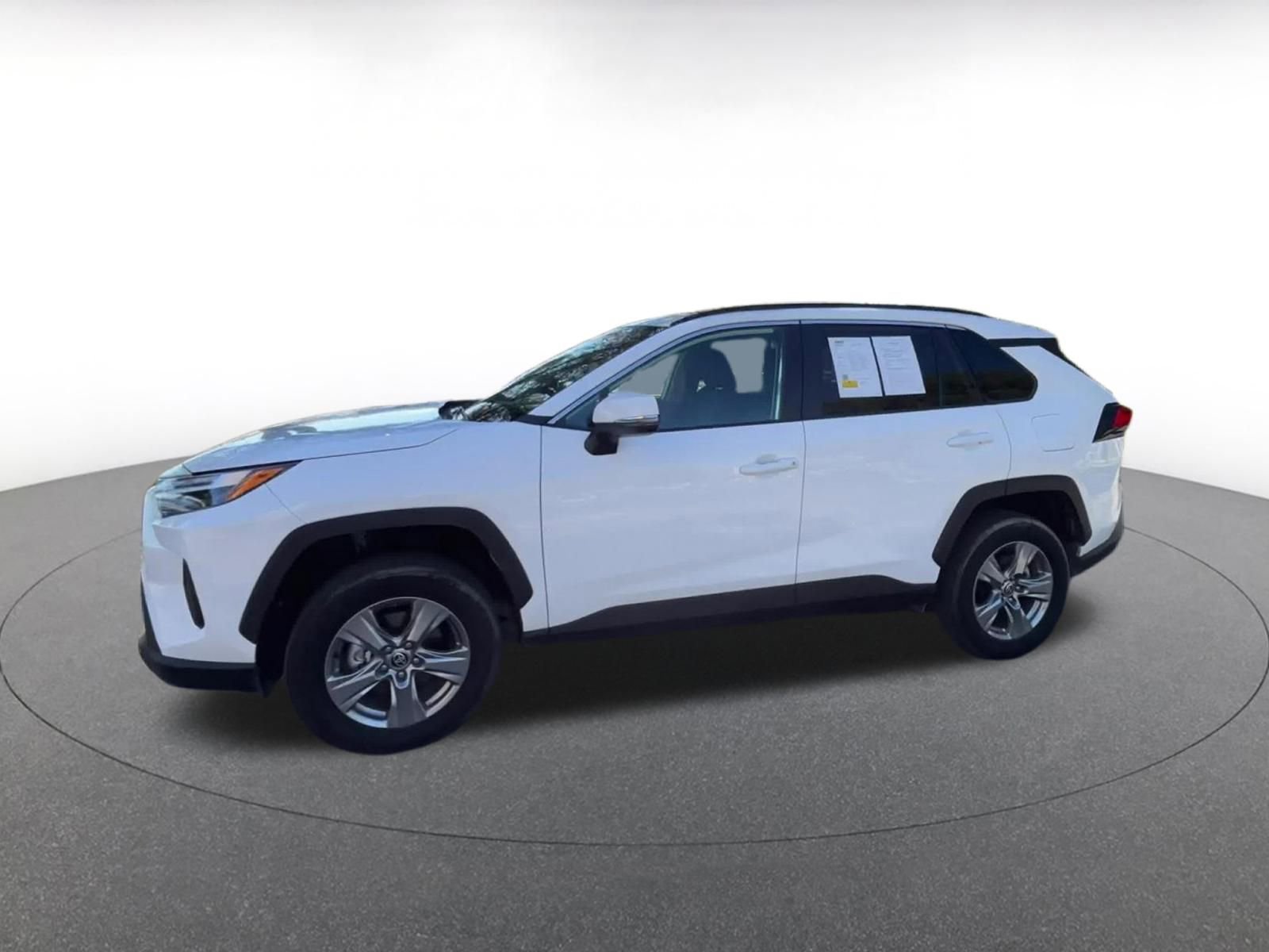 Thumbnail: 2025 Toyota RAV4 - 8