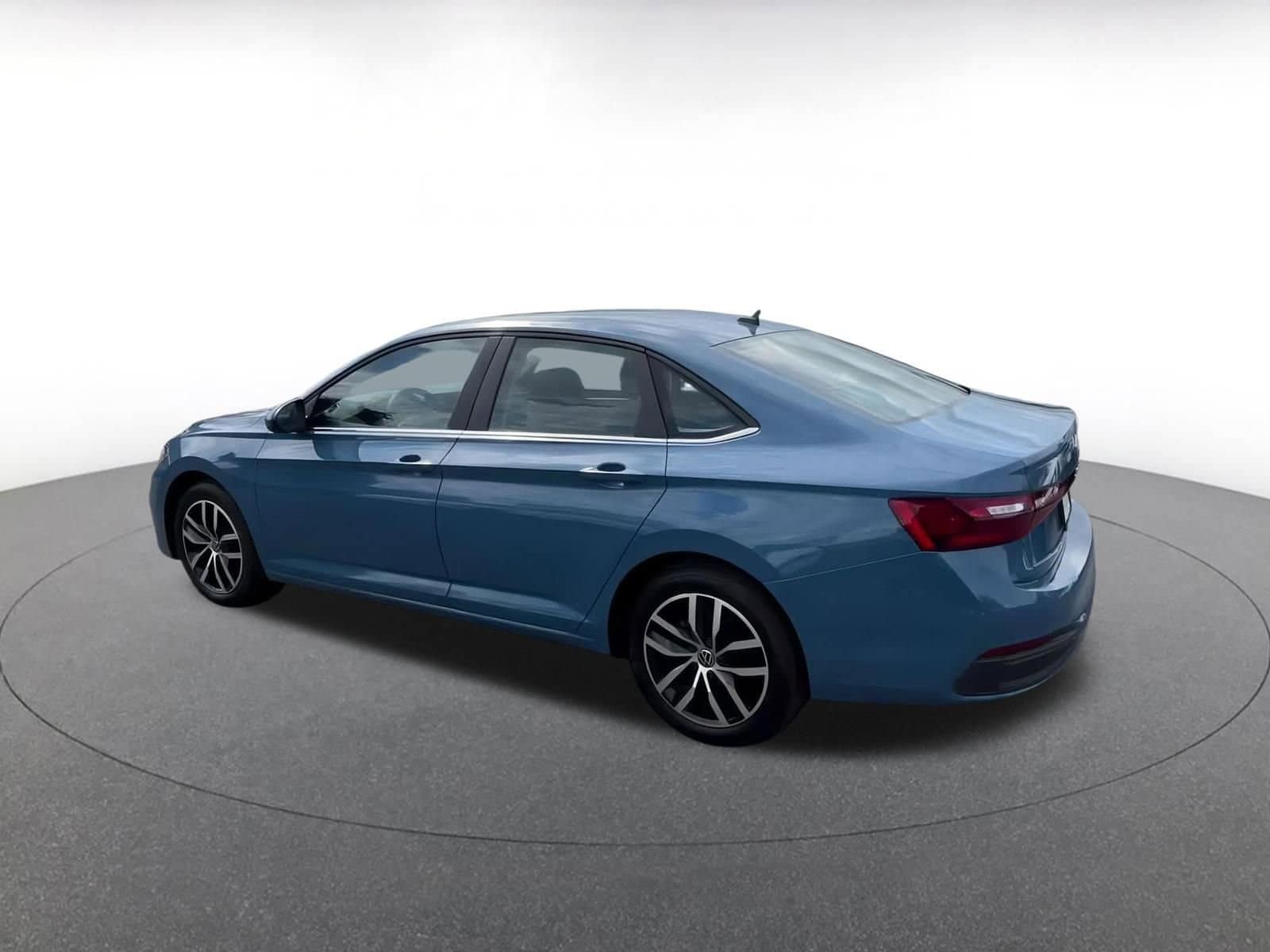 Thumbnail: 2025 Volkswagen Jetta - 10