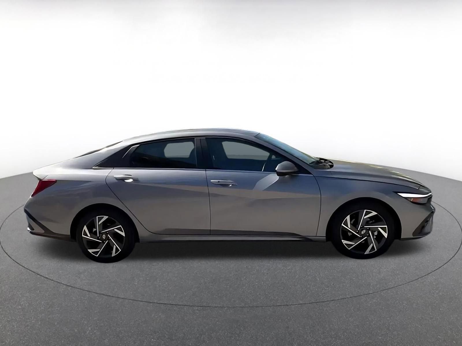 Thumbnail: 2025 Hyundai Elantra - 15