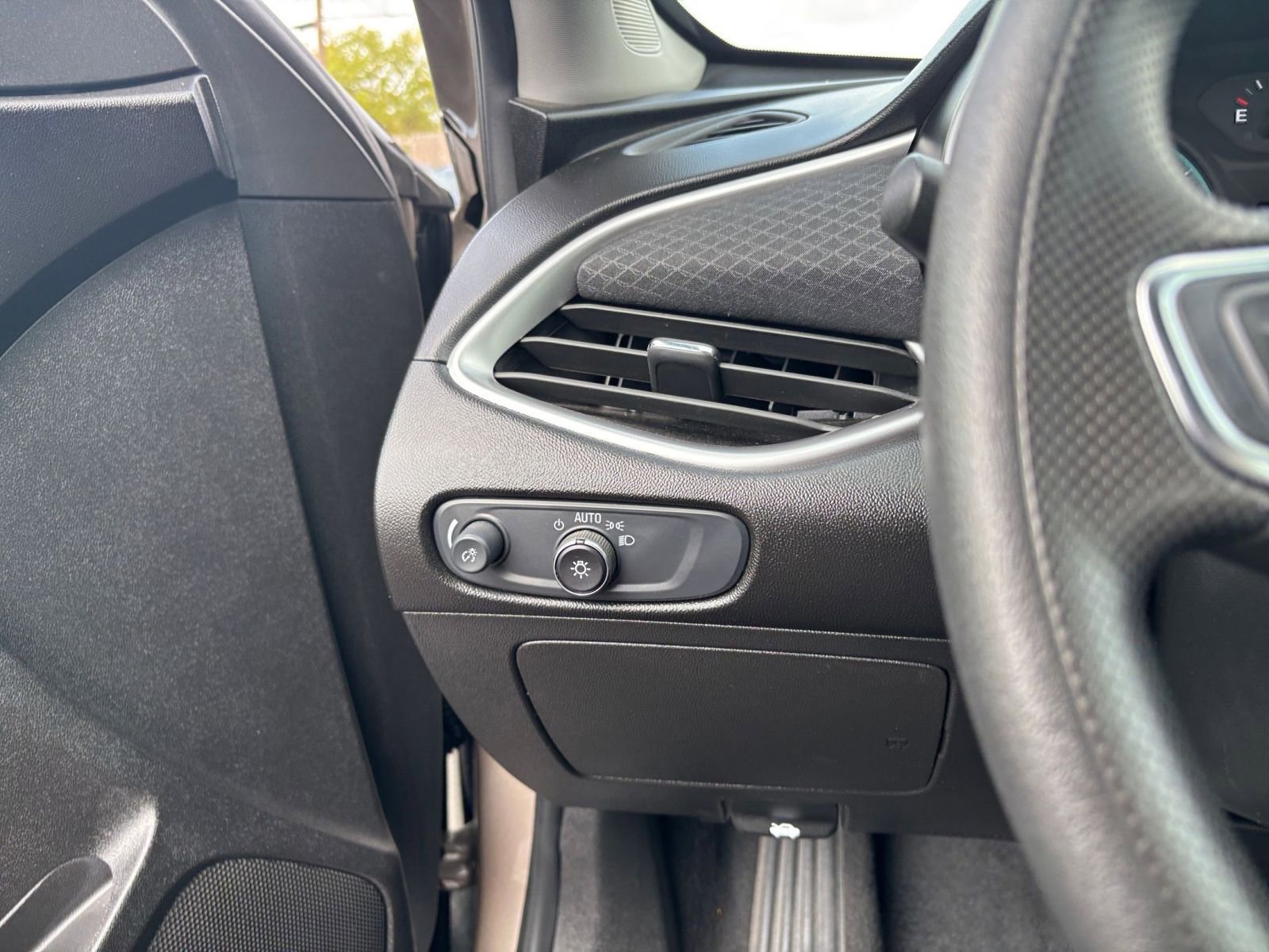 Thumbnail: 2024 Chevrolet Malibu - 32