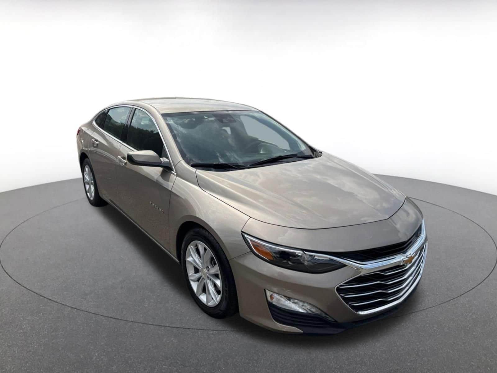 Thumbnail: 2024 Chevrolet Malibu - 1