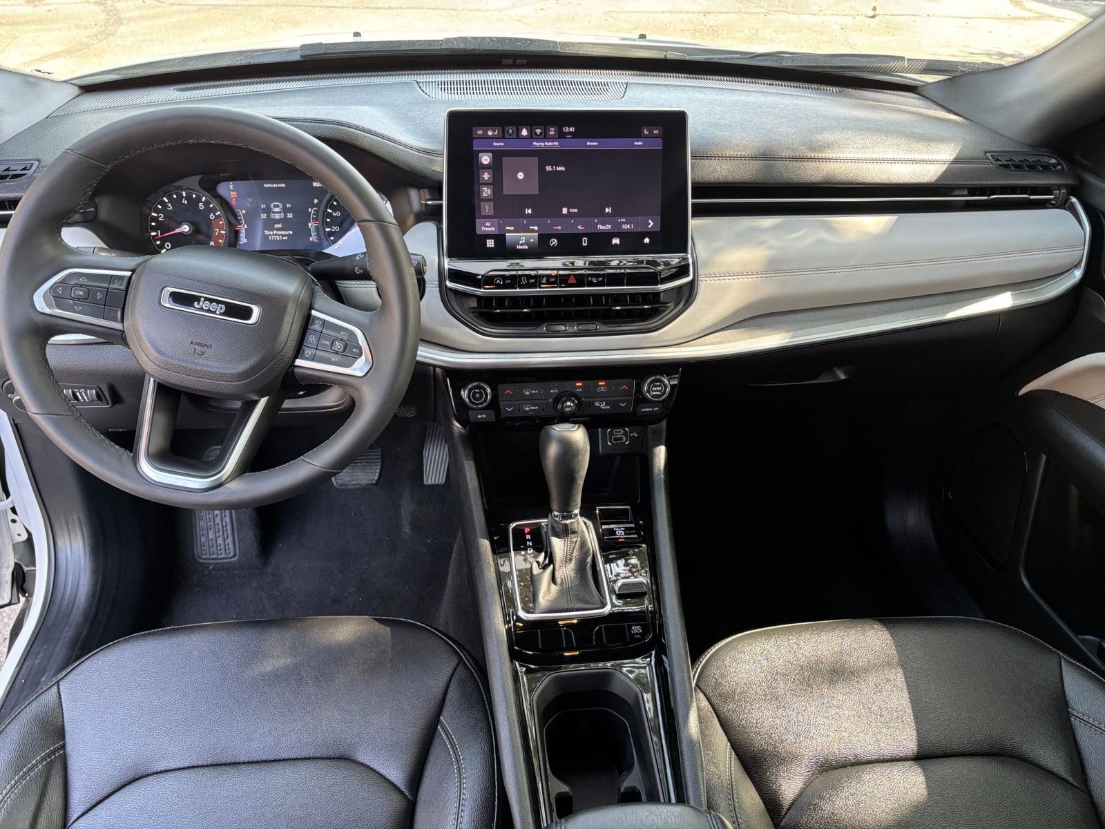 Thumbnail: 2025 Jeep Compass - 27