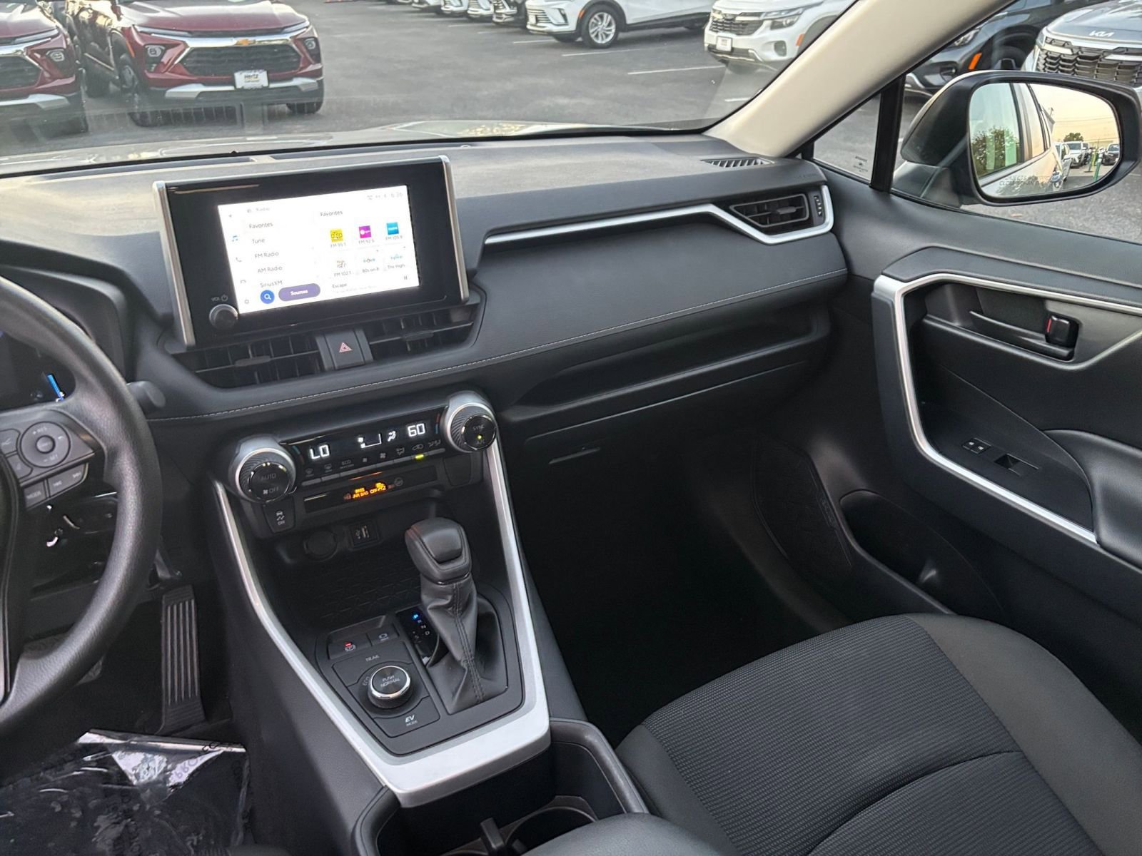 Thumbnail: 2025 Toyota RAV4 - 29