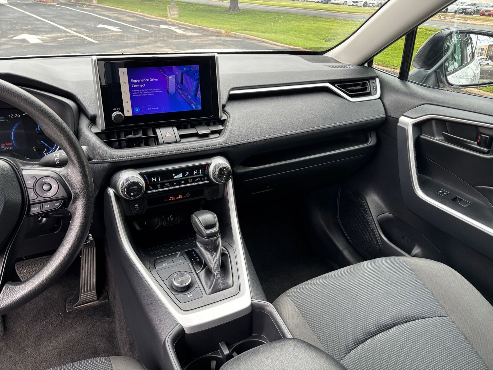 Thumbnail: 2025 Toyota RAV4 - 29