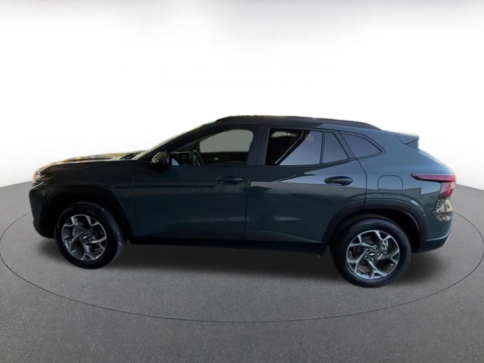 Thumbnail: 2025 Chevrolet Trax - 8