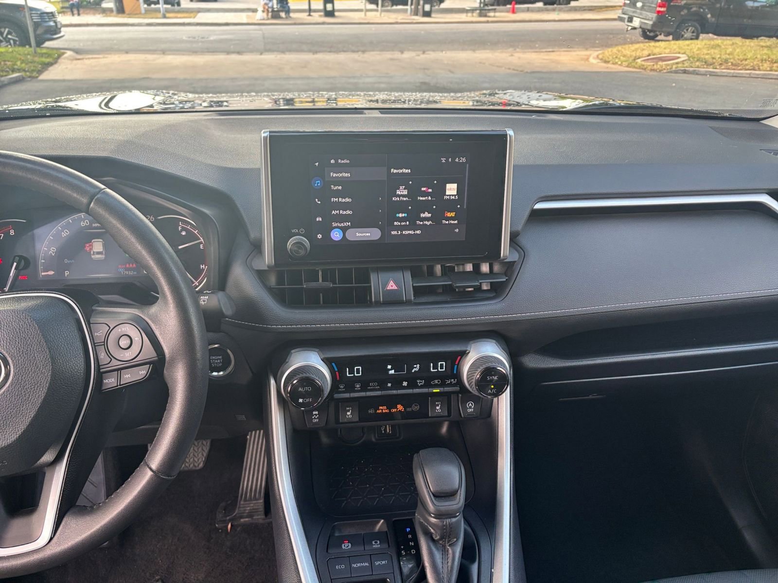 Thumbnail: 2025 Toyota RAV4 - 27