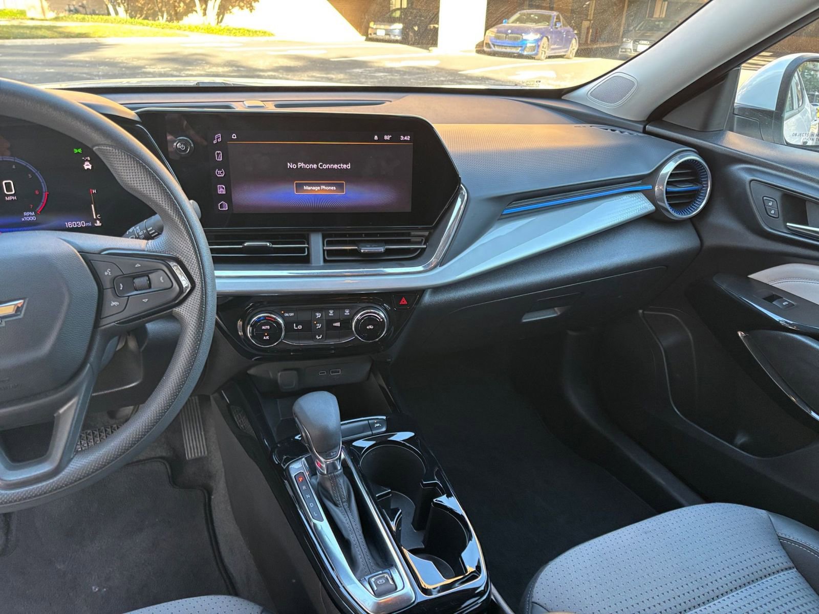 Thumbnail: 2025 Chevrolet Trax - 29