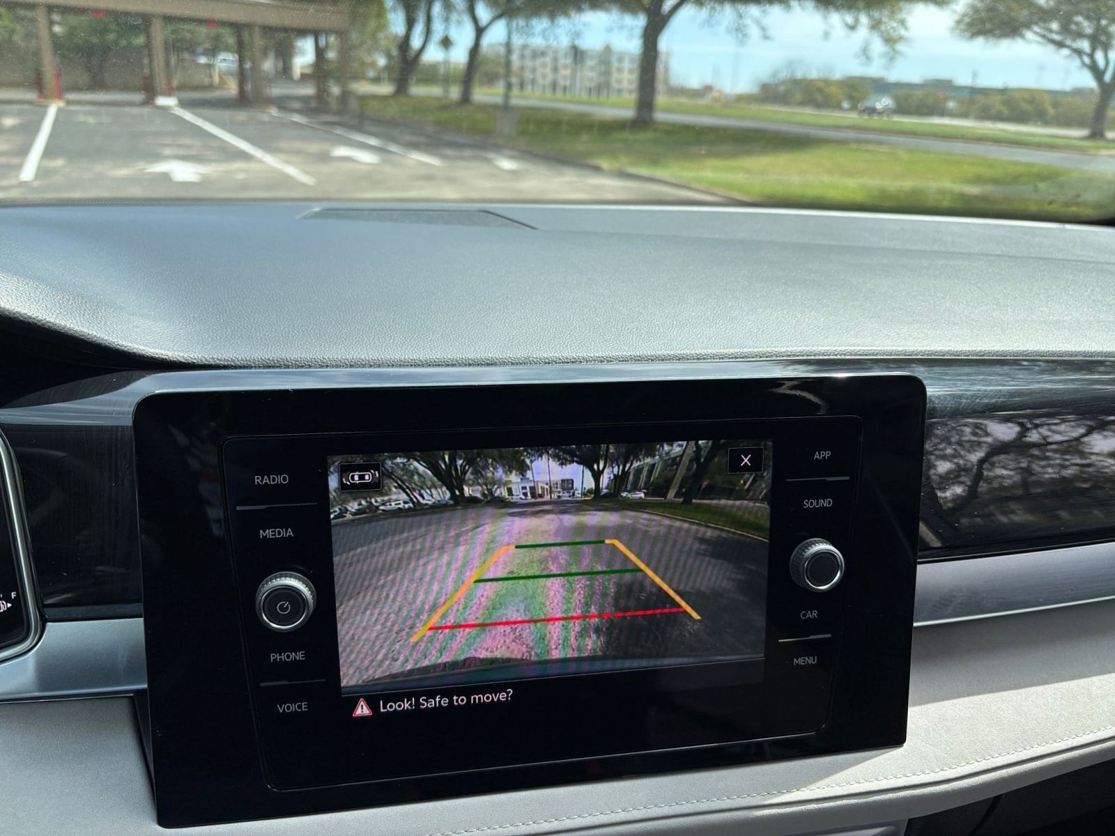 Thumbnail: 2025 Volkswagen Taos - 20