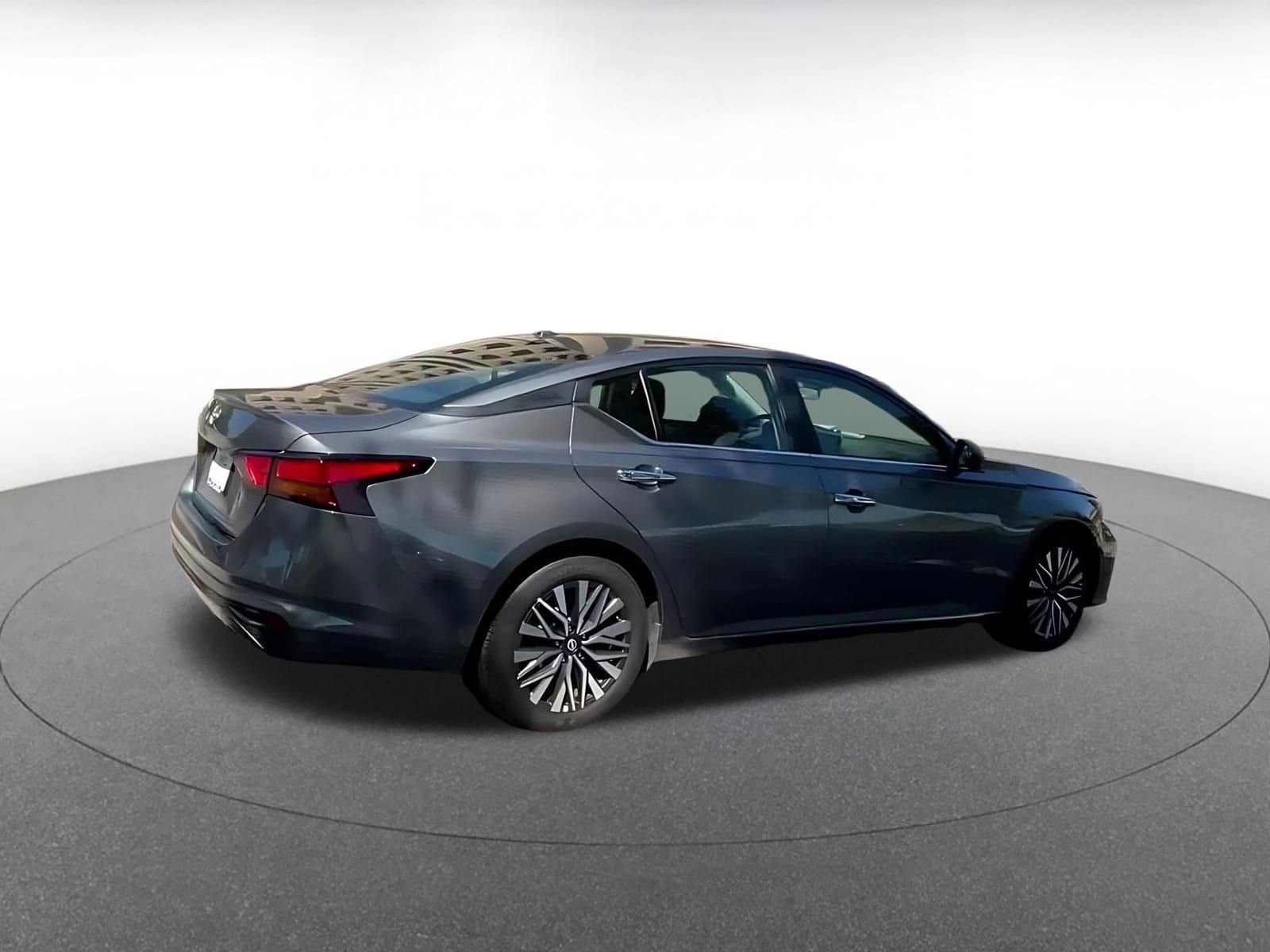 Thumbnail: 2025 Nissan Altima - 13