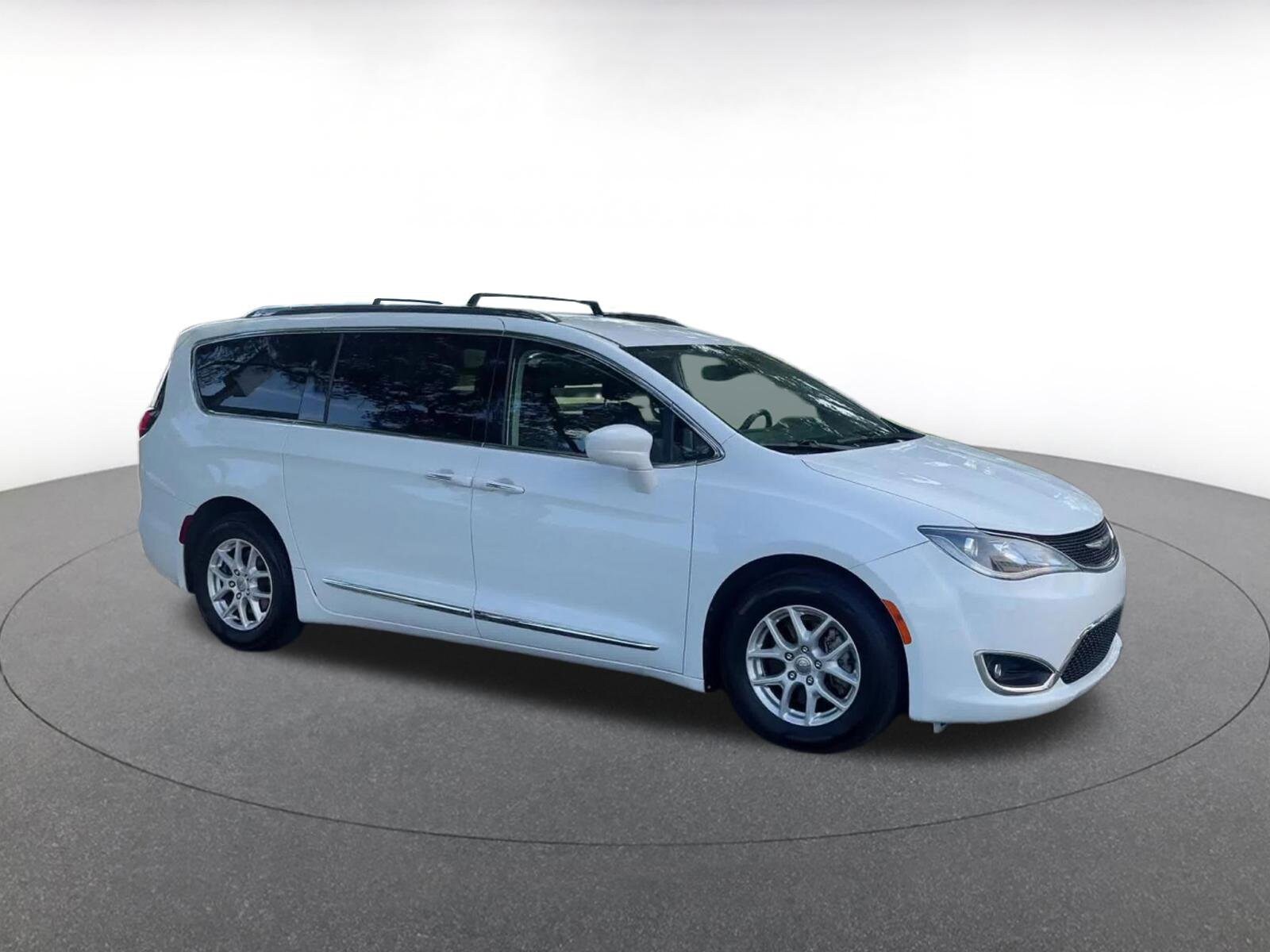 Thumbnail: 2020 Chrysler Pacifica - 3