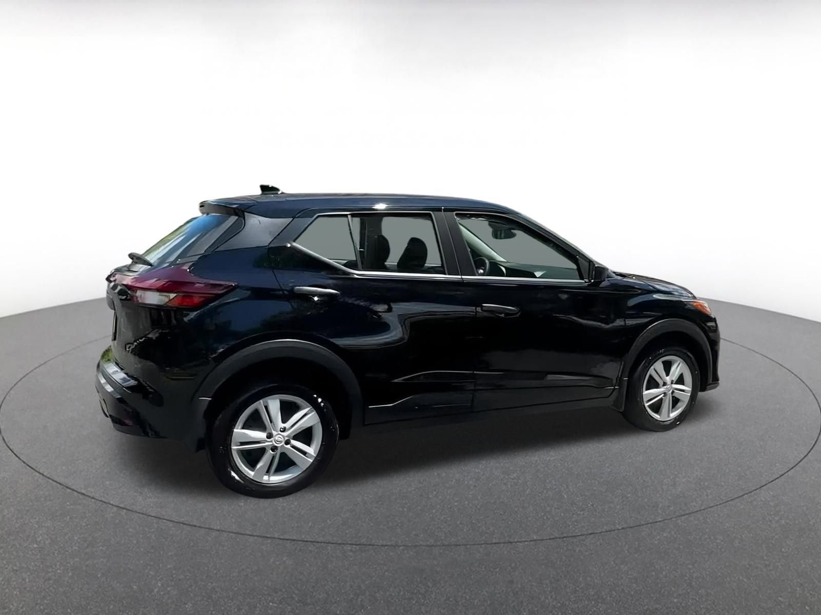 2024 Nissan Kicks S 15