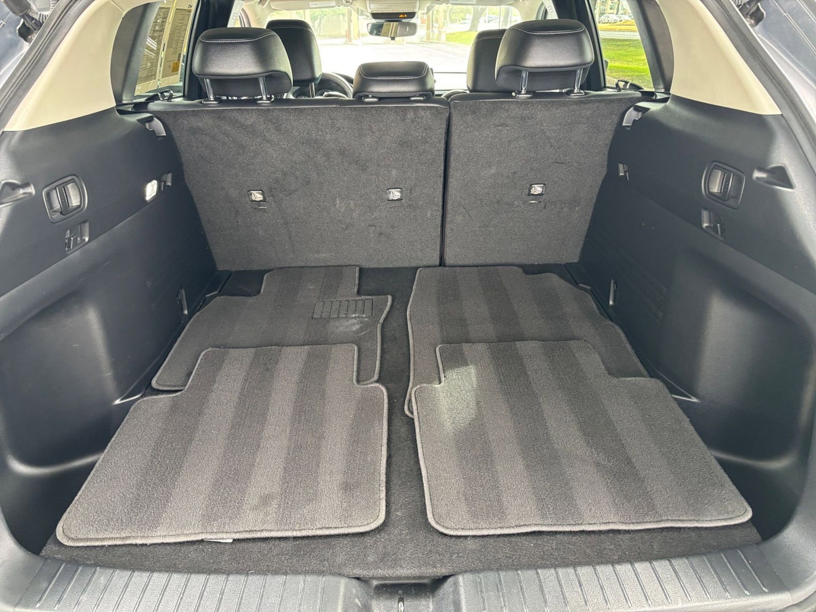 Thumbnail: 2025 Mazda CX-50 - 25