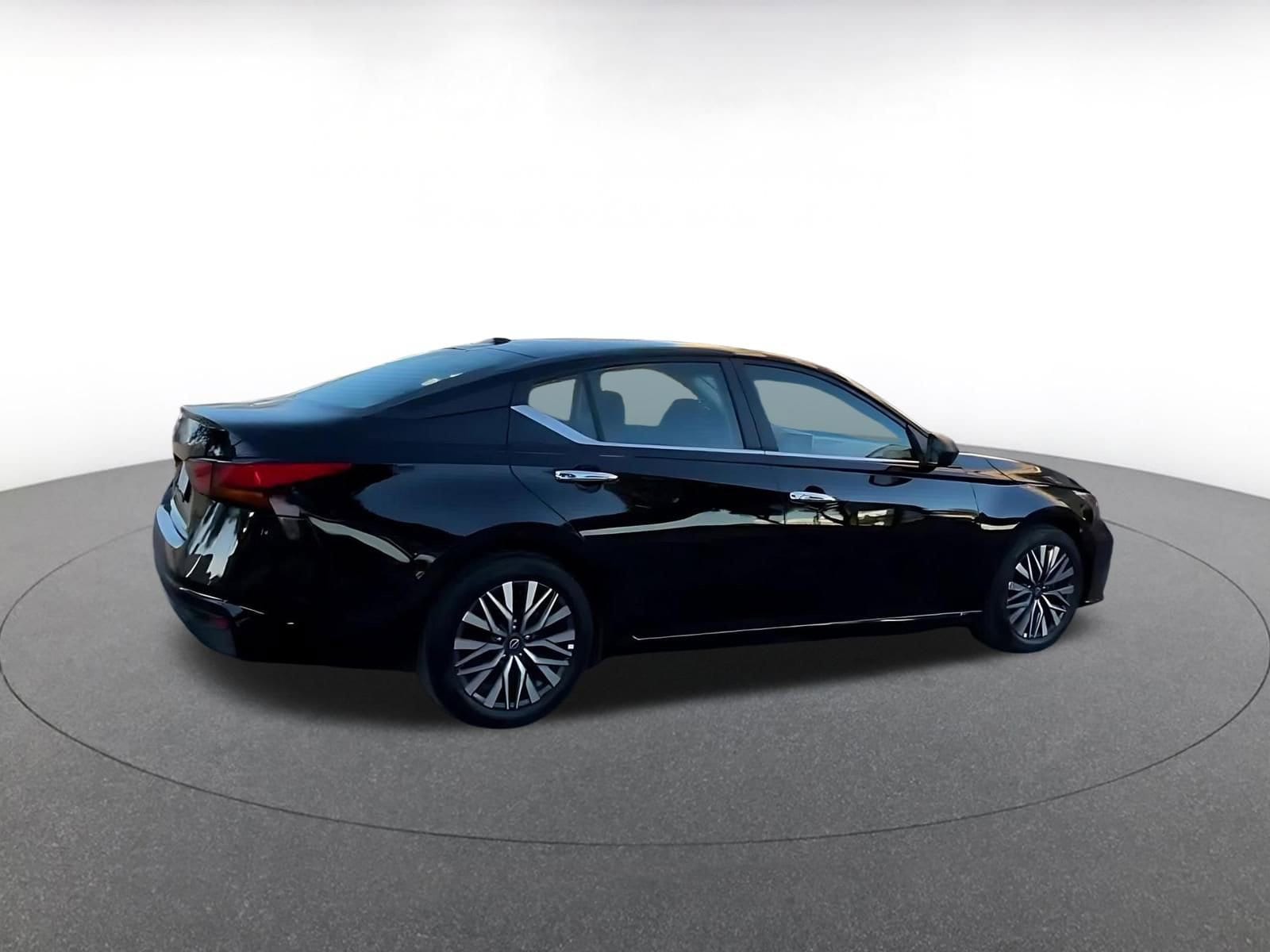 Thumbnail: 2025 Nissan Altima - 15