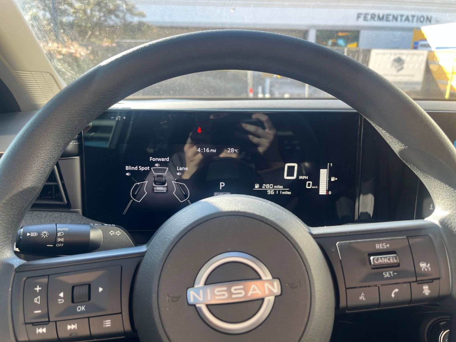 Thumbnail: 2025 Nissan Kicks - 32