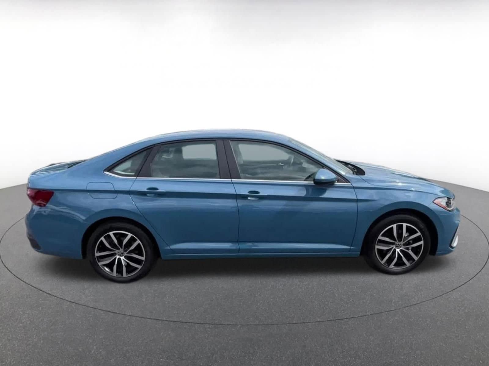 Thumbnail: 2025 Volkswagen Jetta - 16