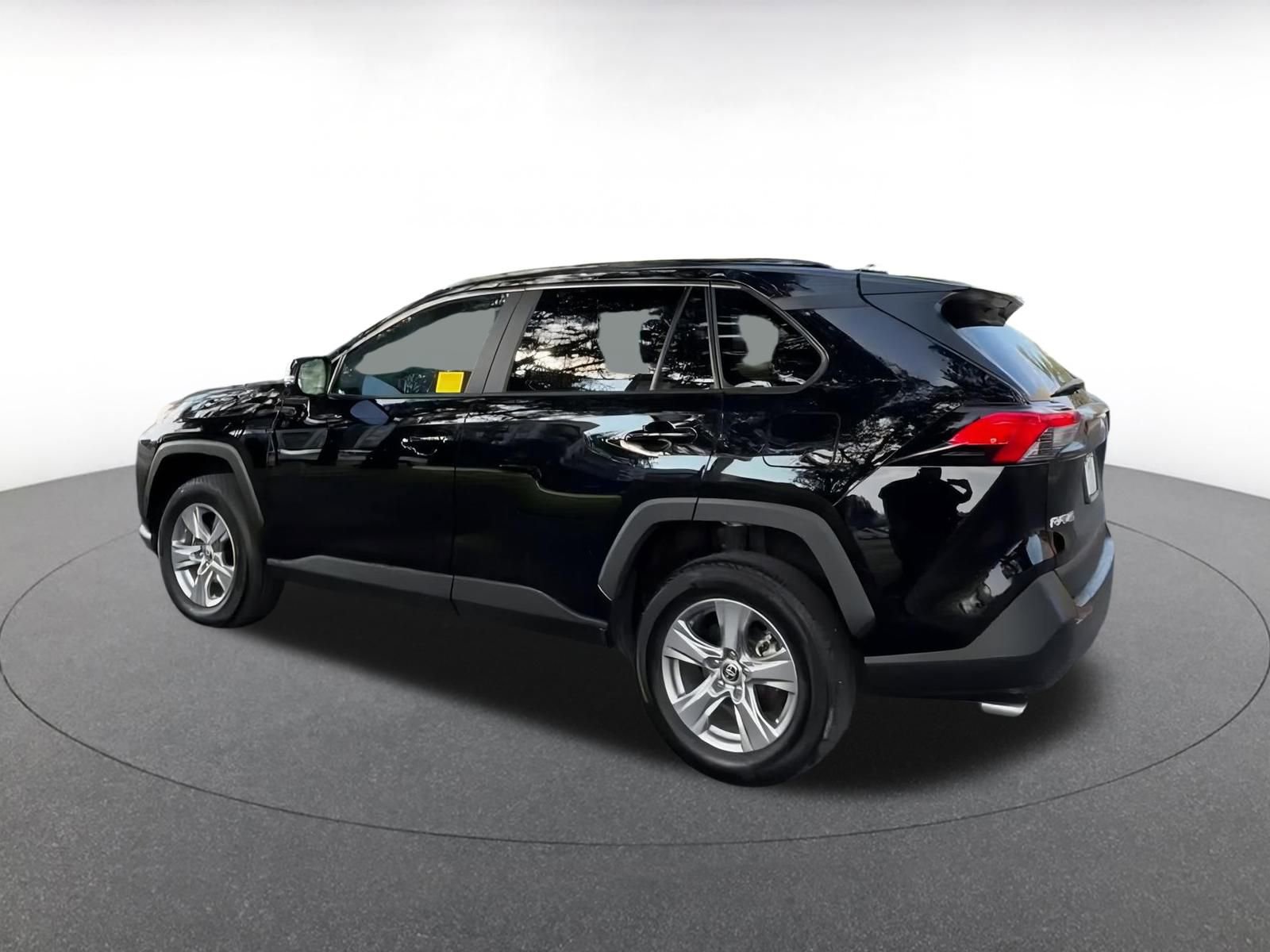 Thumbnail: 2025 Toyota RAV4 - 10