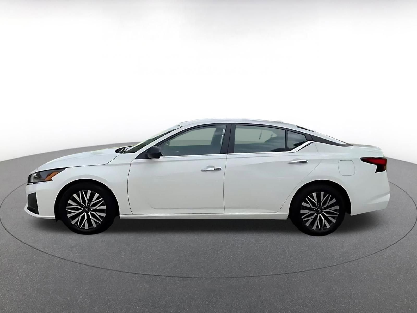 Thumbnail: 2025 Nissan Altima - 8