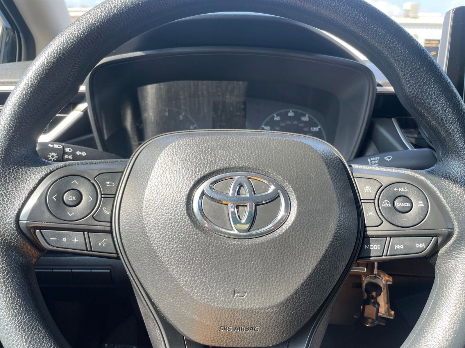 Thumbnail: 2025 Toyota Corolla - 26