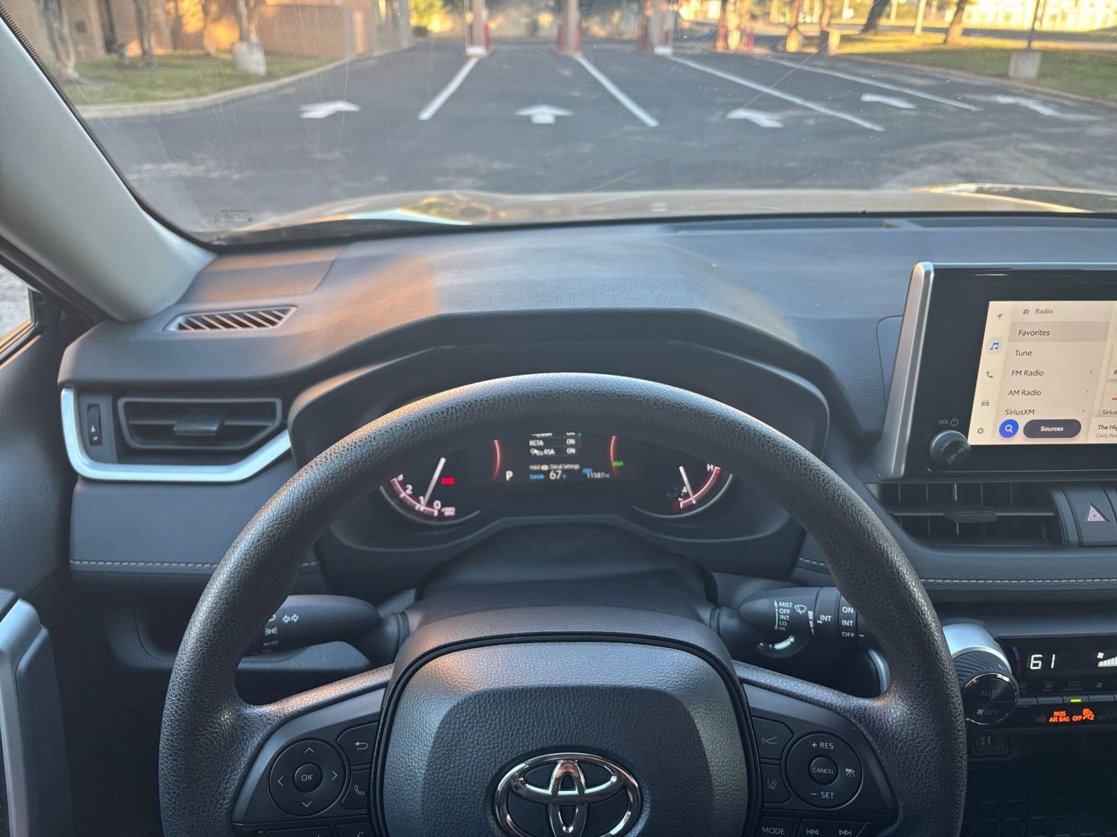 Thumbnail: 2025 Toyota RAV4 - 28