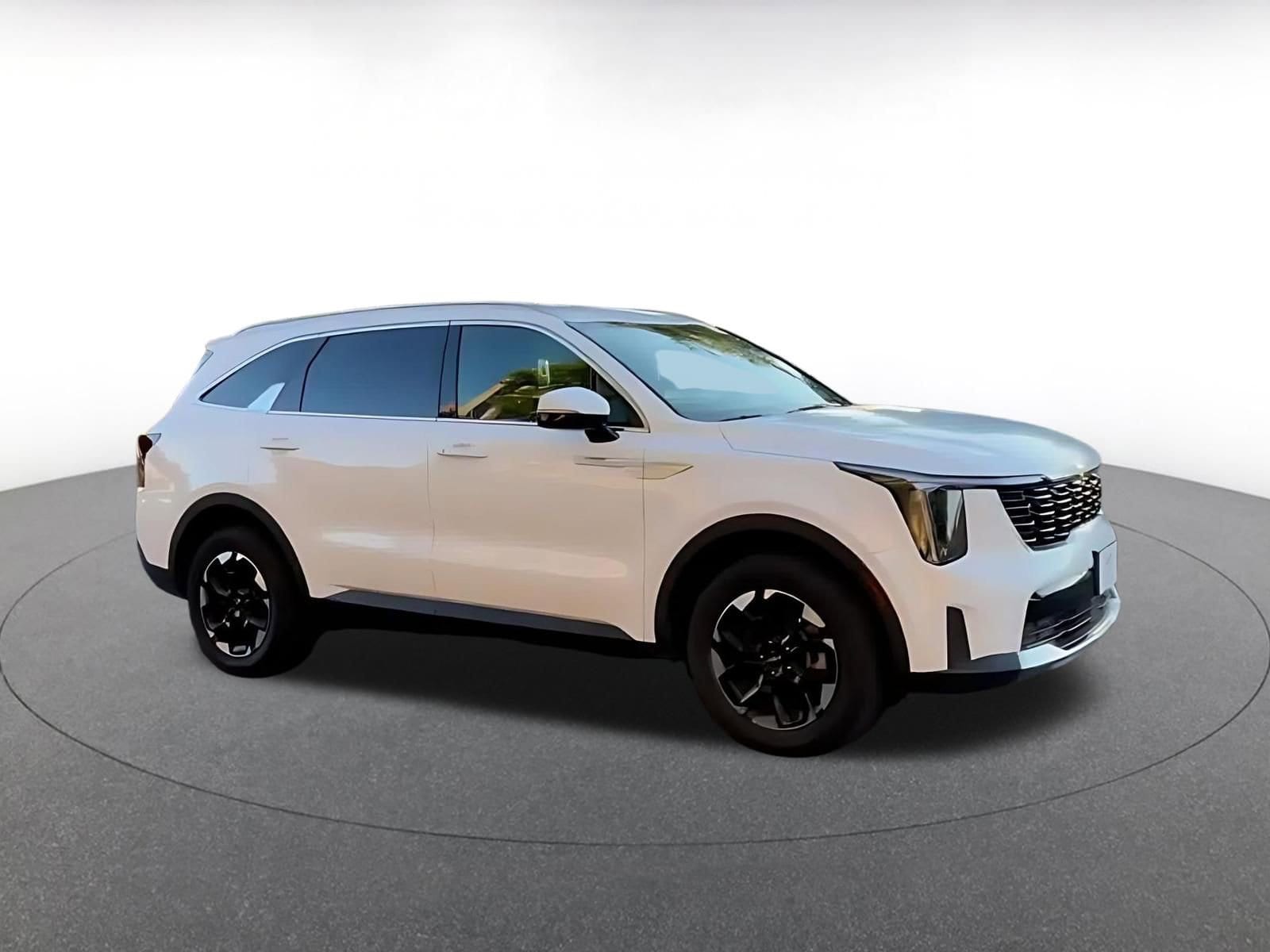 Thumbnail: 2024 Kia Sorento - 2